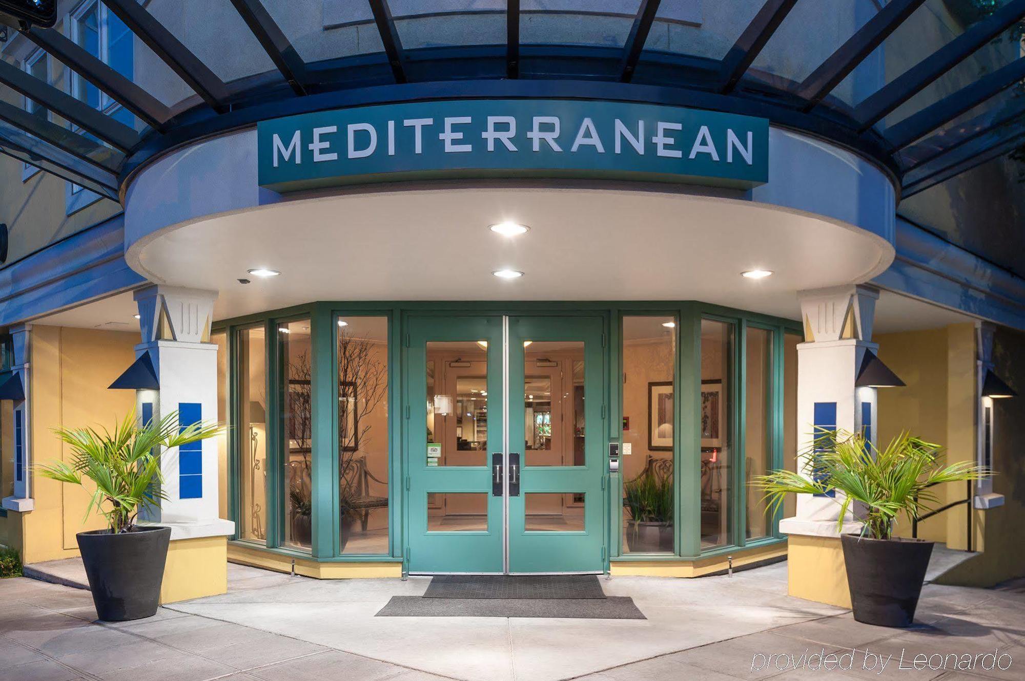 The Mediterranean Inn Сиатъл Екстериор снимка
